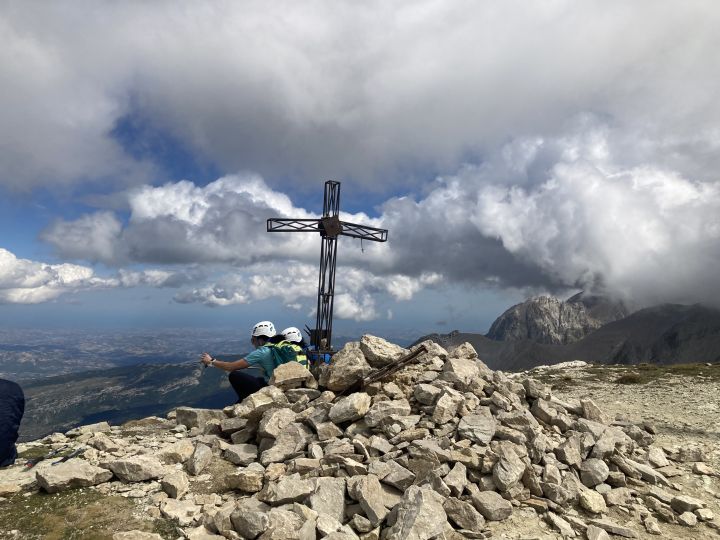 Anello del Monte Corvo : Salita cresta ovest – Discesa Val Chiarino  - Trekkinguide